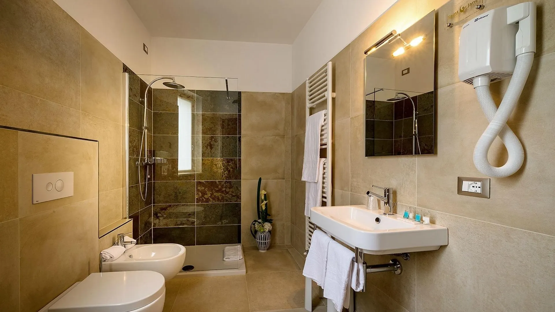 Hotel Corona Tirano