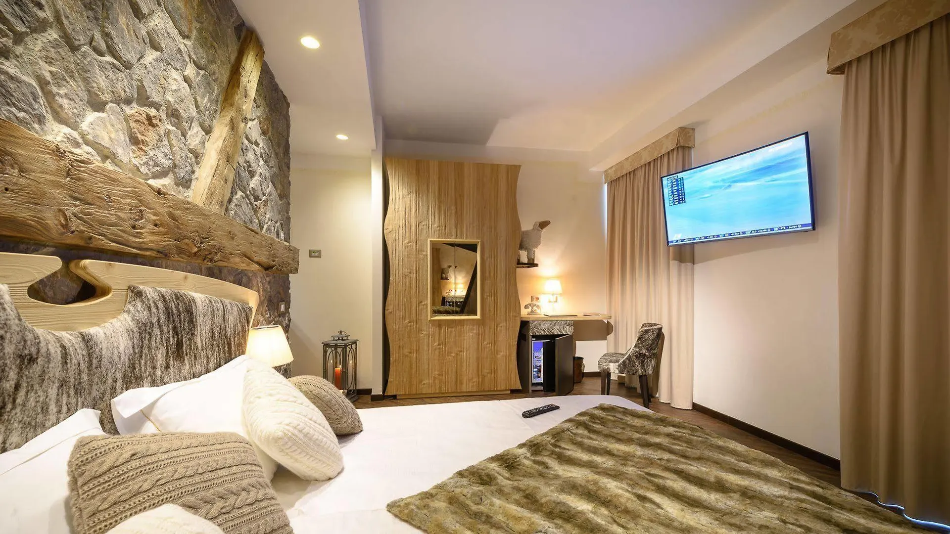 Hotel Corona Tirano 3*,  Italië