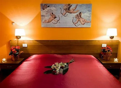Hotel Corona 티라노